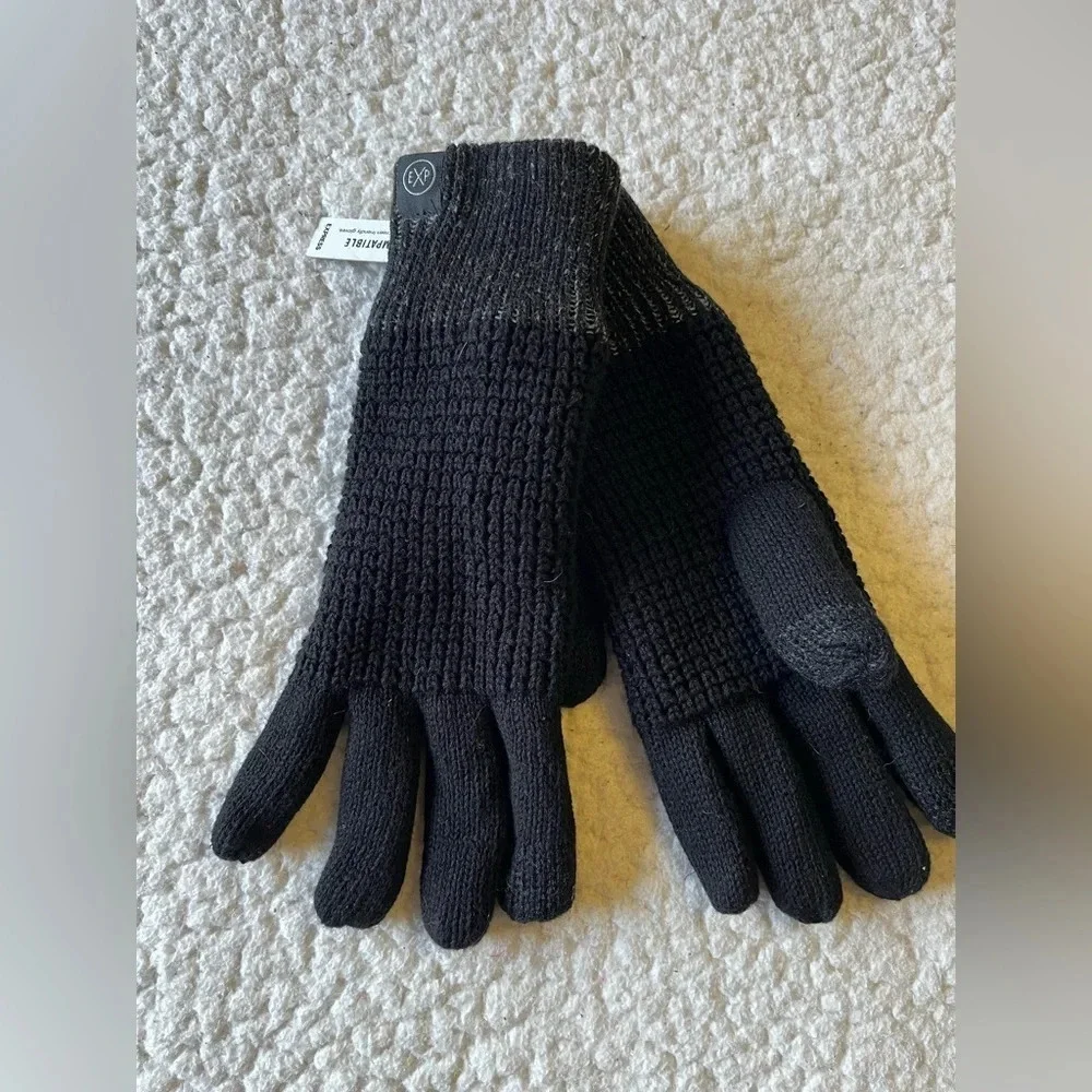 Express women’s gloves, black. Touchscreen compatible. New